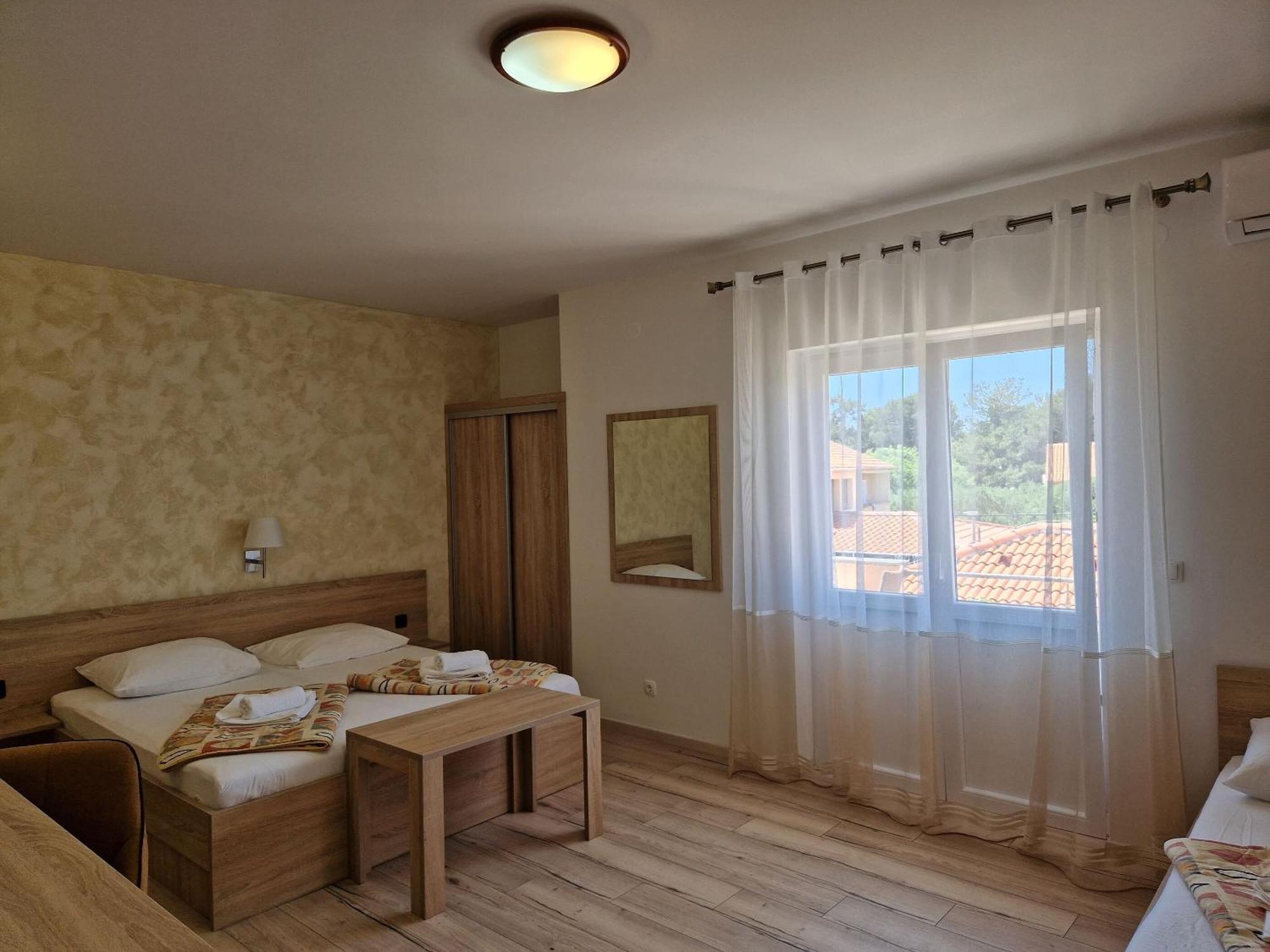 Apartment And Rooms Amenka Novalja Exterior foto